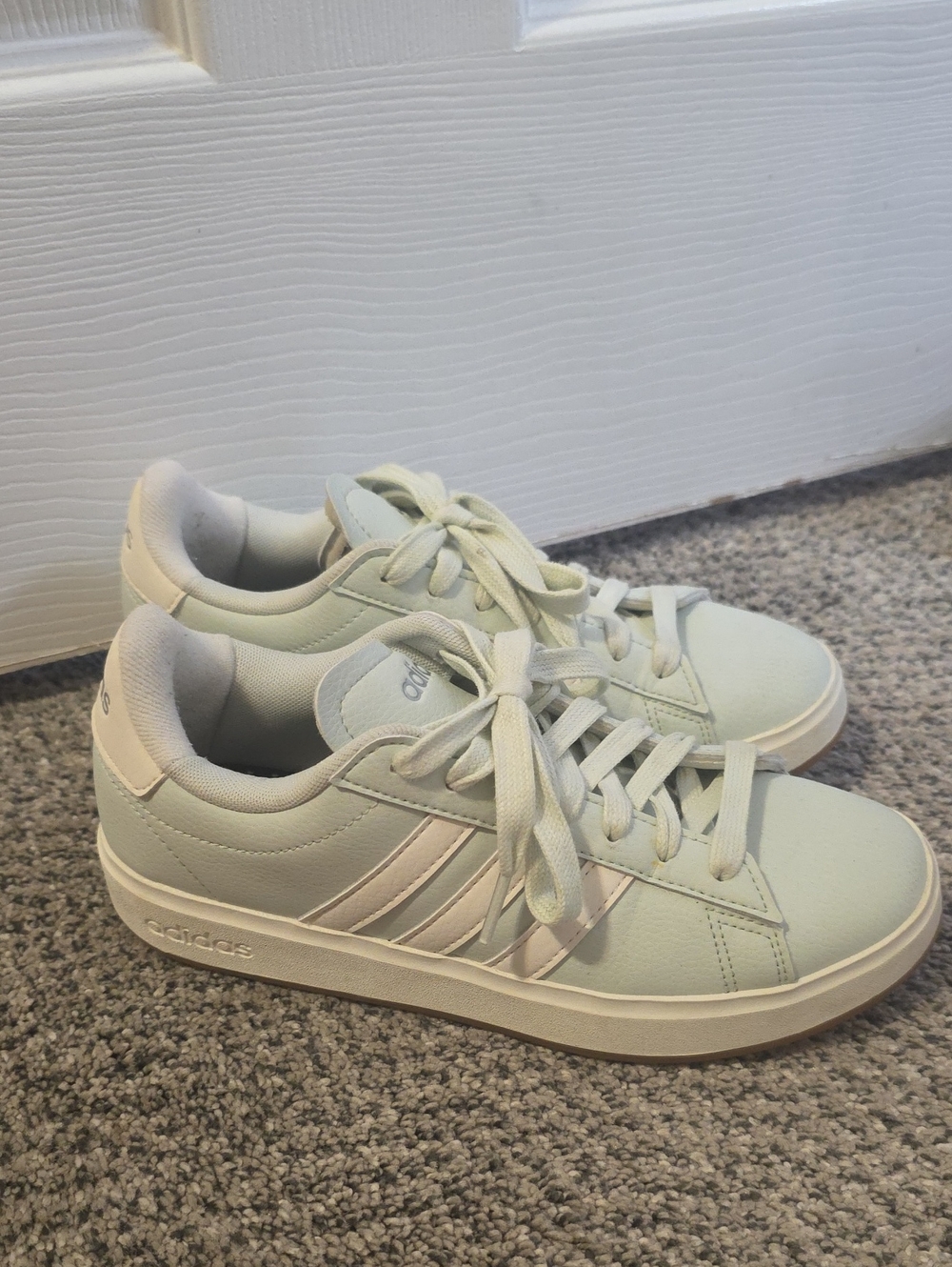 Adidas Women's Pale Green Casual Sneaker